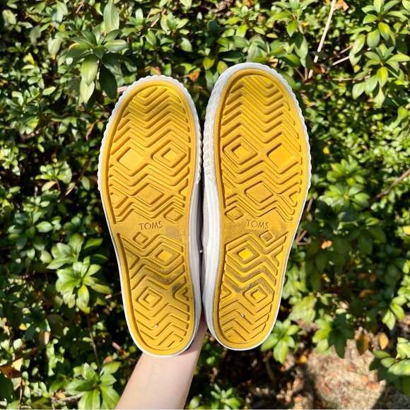 TOMS Casual Lace-Up Shoes - Picture 2 of 12